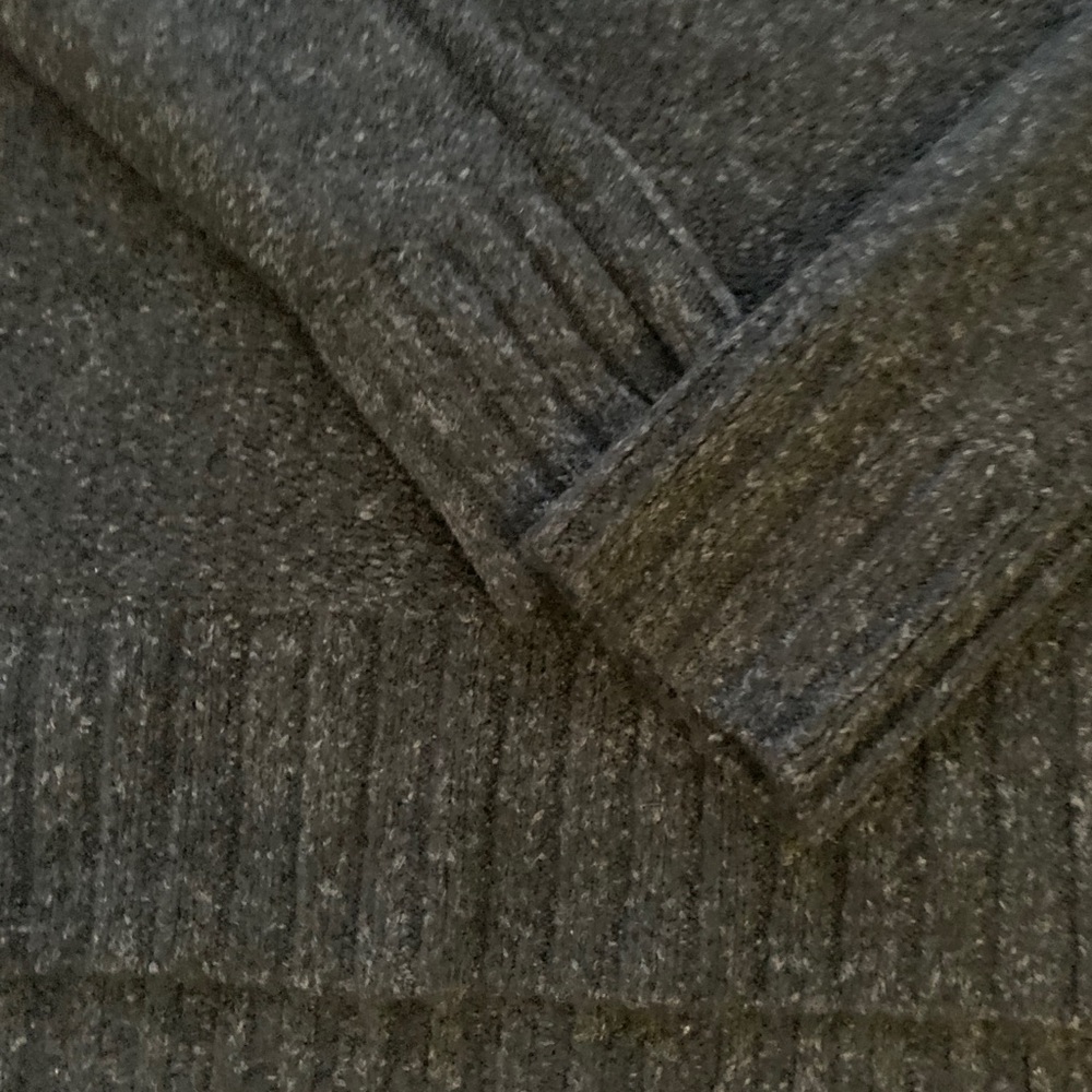 H&M sweater - Picture 2 of 3